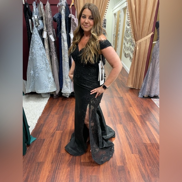 Mon Cheri Formal Dress, Mother of the Bride or Groom - Picture 13 of 16